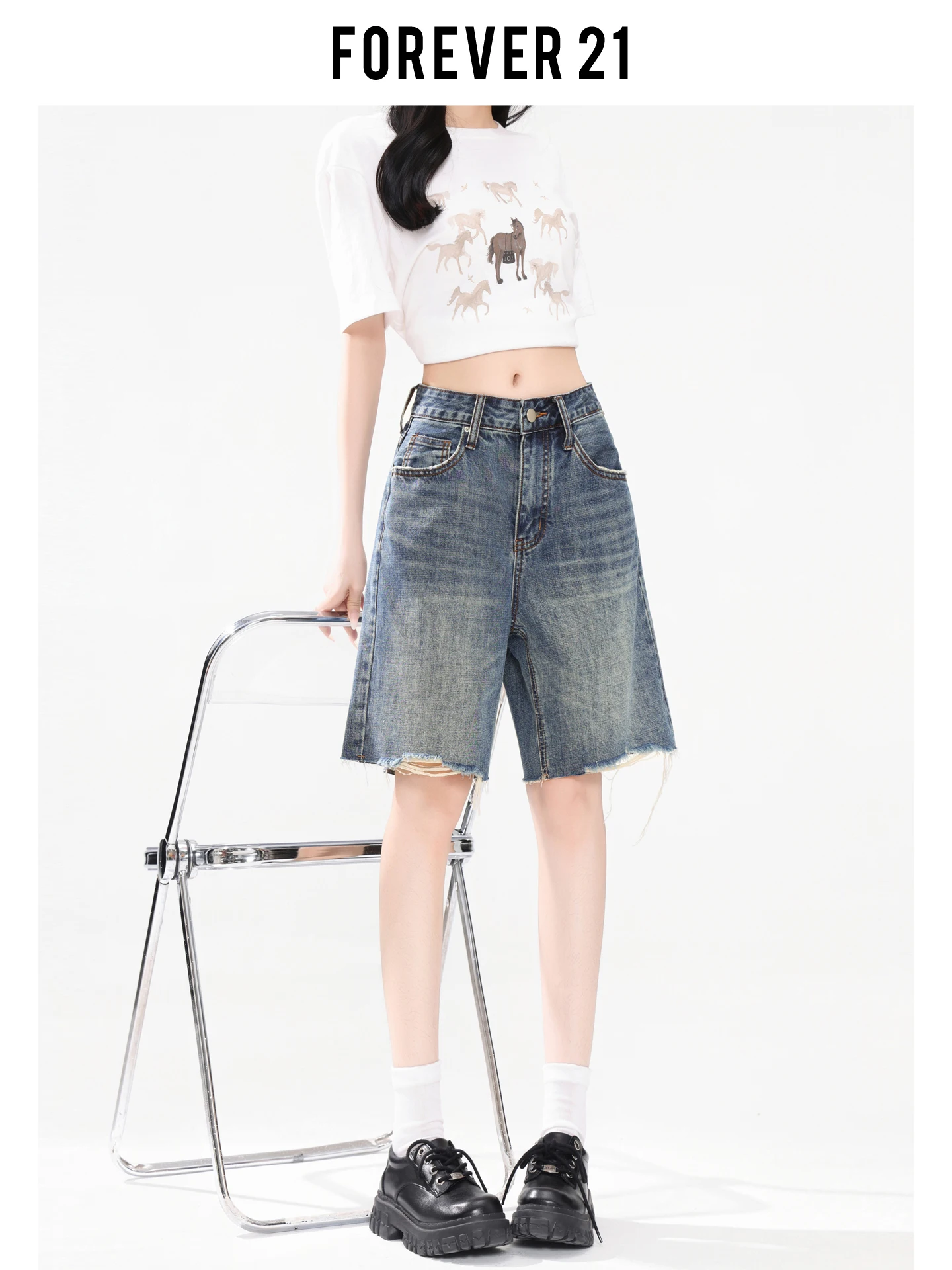 Shorts Jeans Feminino Forever 21 Vintage Azul de Cintura Alta com Perna Reta, Caimento Solto Casual e Efeito Emagrecedor, Jeans de Perna Larga de Comprimento Médio