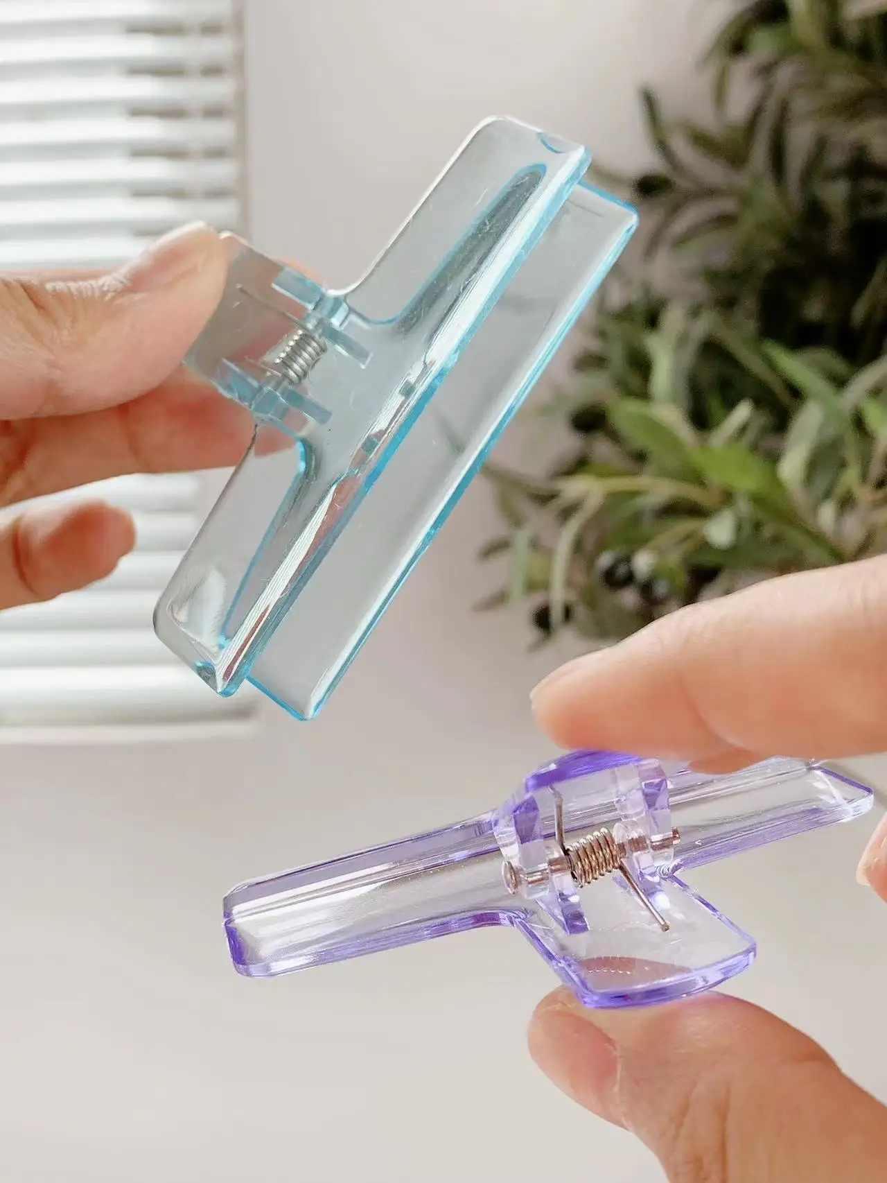 Schöne transparente Acryl-Clips im minimalistischen Stil, Federklammern für Schüler und Lehrer, Büroklammern, Verschlussklammern – Detail 3