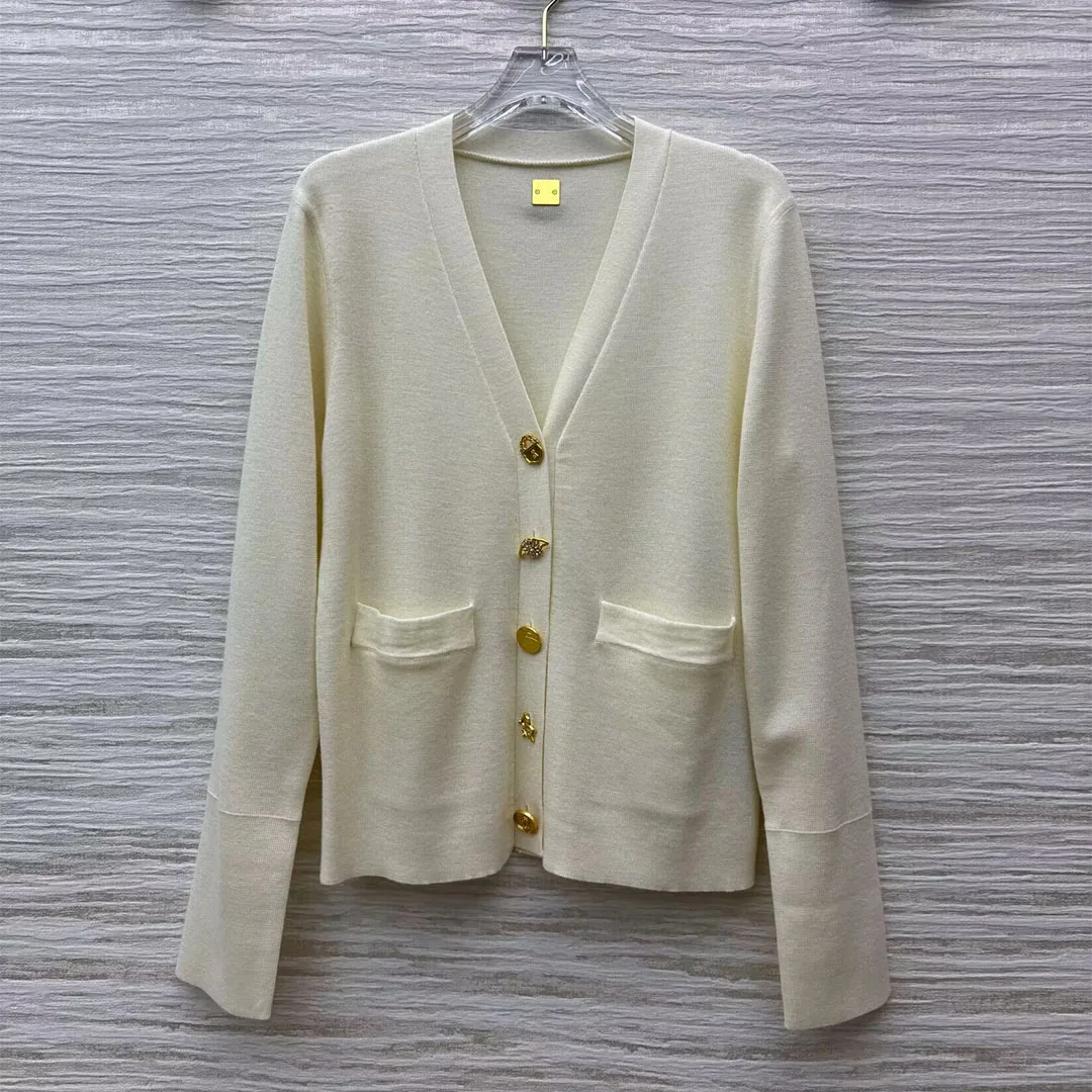 

2025 New Autumn Wool Knitted Cardigans Women Sweater V-neck Chic Gold Buttons Pockets Long Sleeve Casual Vintage Knitting Jumper