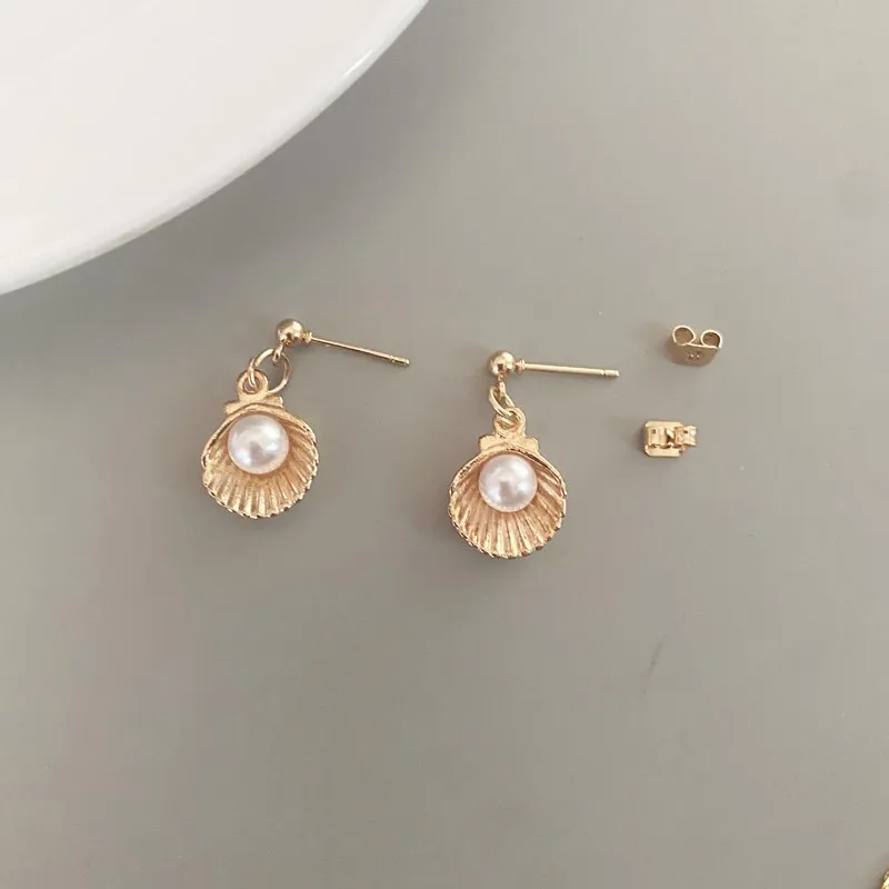 Fashion Simple Stud Earrings for Women Girl Shell Imitation Pearl Vintage Trendy Women\'s  Jewelry Golden Silver Color Eararings