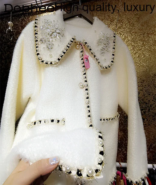 

Sequined Fashion Beads Doll Collar Velvet Sweater Cardigan Women Loose Casual Bright Silk Stitching Thicken Wool Coat Jackets