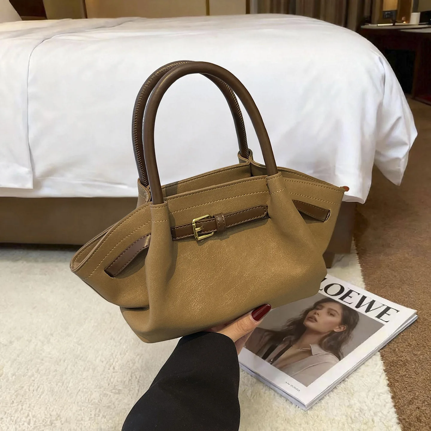 Premium suede bag women's versatile large-capacity commuter messenger bag fashion handbag bag tide