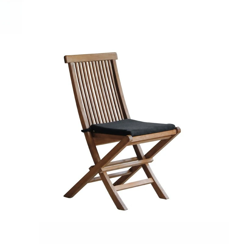 Mittelalterliche Outdoor-Kombination aus Massivholz: Teetisch und Stuhl für Balkon, Hof, Hotelterrasse, Freizeit, klappbarer Teakholz-Esszimmerstuhl.