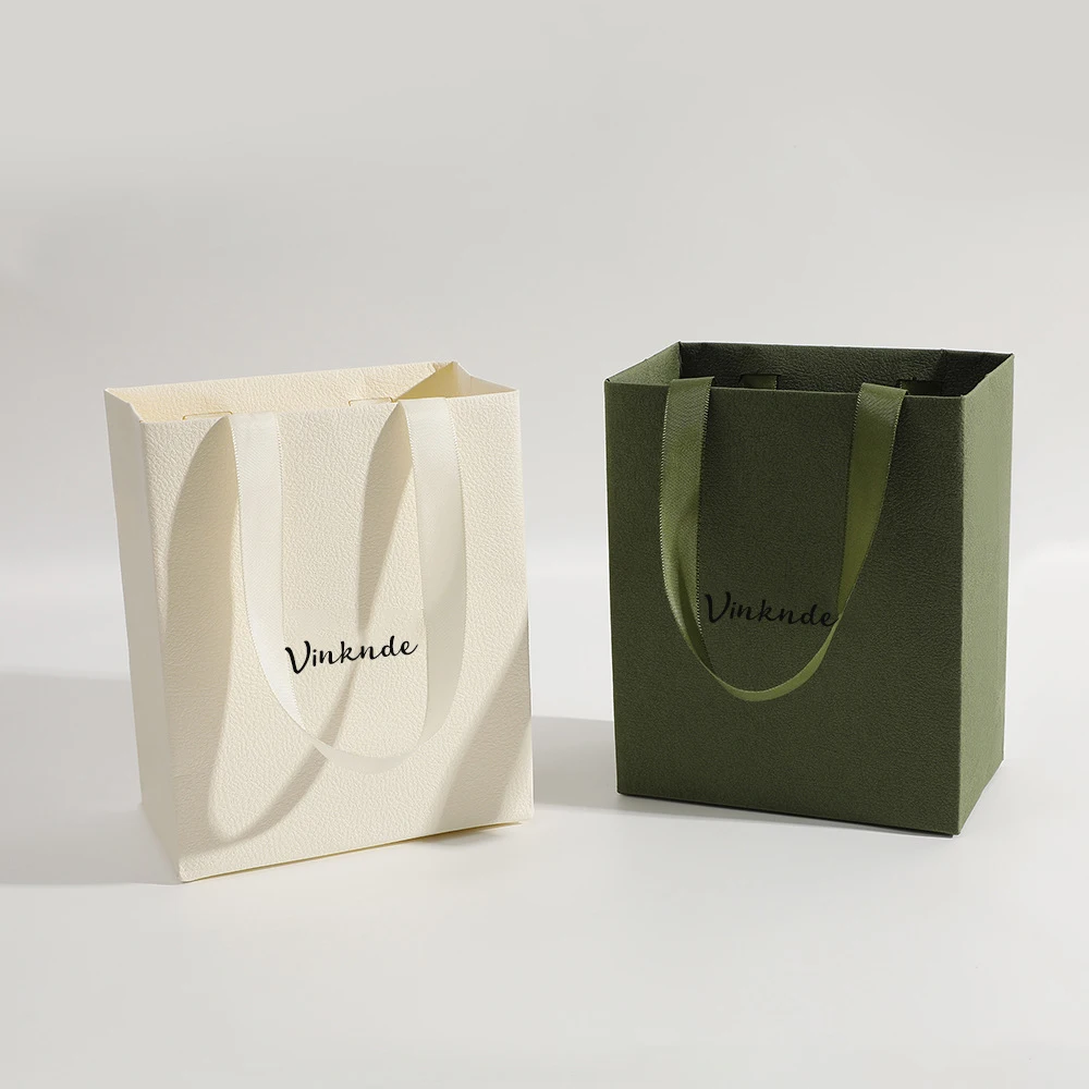 Bulk Custom Logo 12.5x15x7.5cm Kraft Paper Tote Bags with Handles White Green Beige Gift Candy Wedding Present Paper Pouches