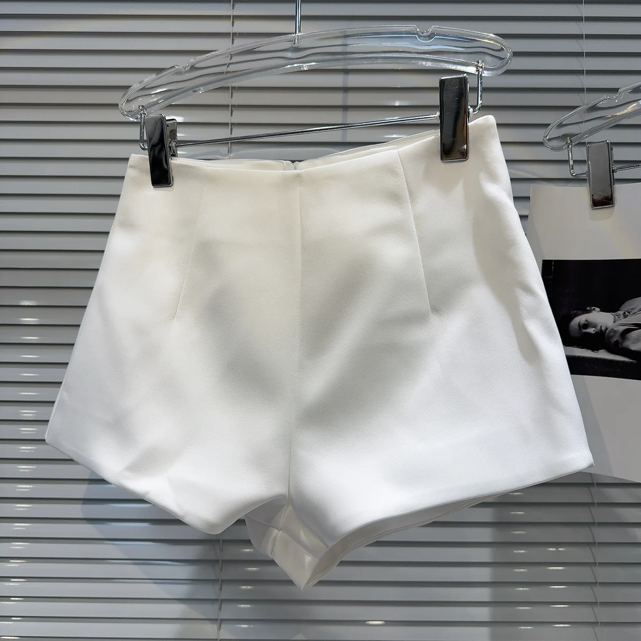 Summer 2026 Slim Fit Satin Cotton Blend Three-quarter Length Shorts for Business Casual Wear Simple Natural Waist Pure Color