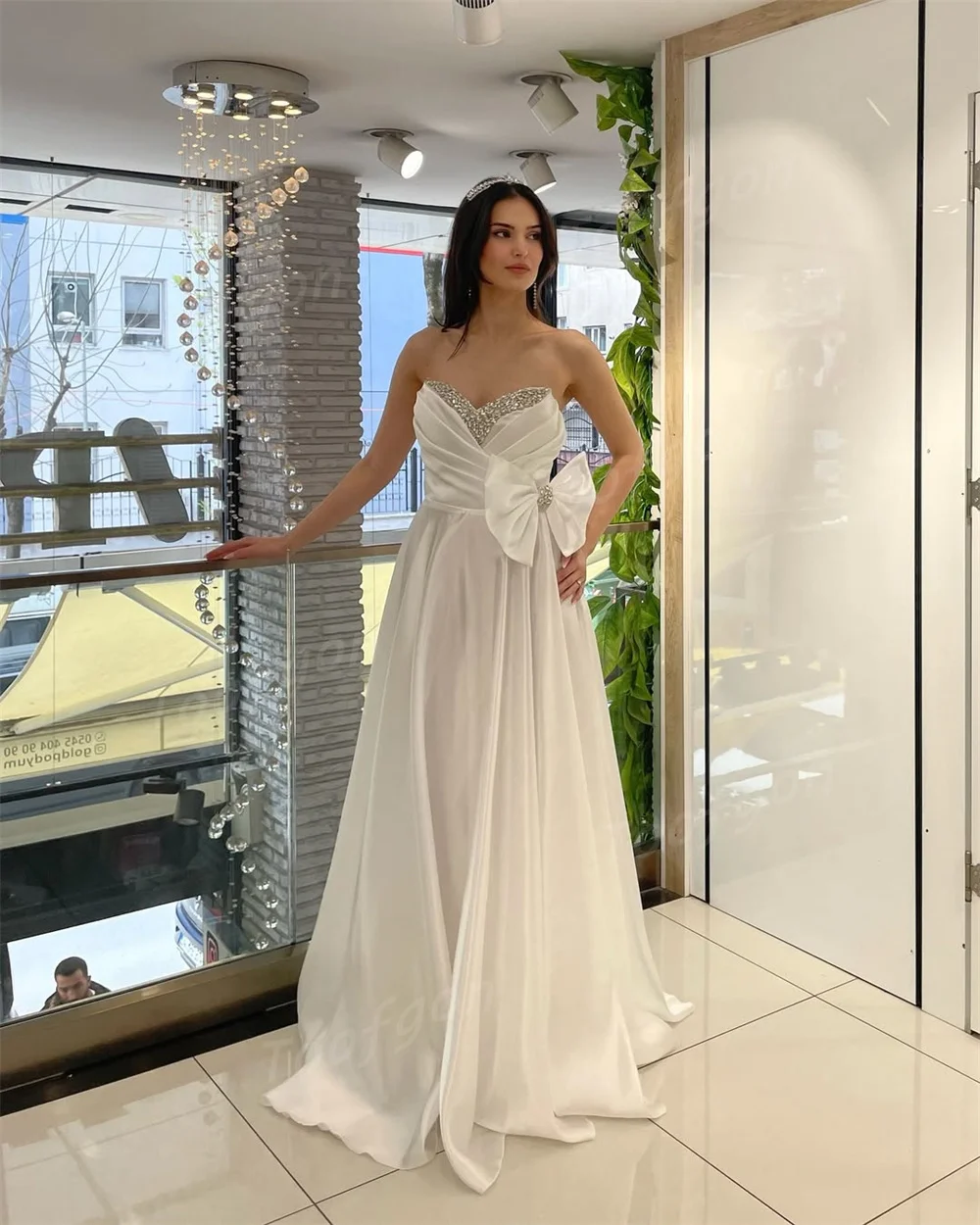 Toofgon カスタマイズされた A ラインサテンロングイブニングドレスクリスタルビーズ女性ウエディングドレス弓特別な日のフォーマルパーティードレス