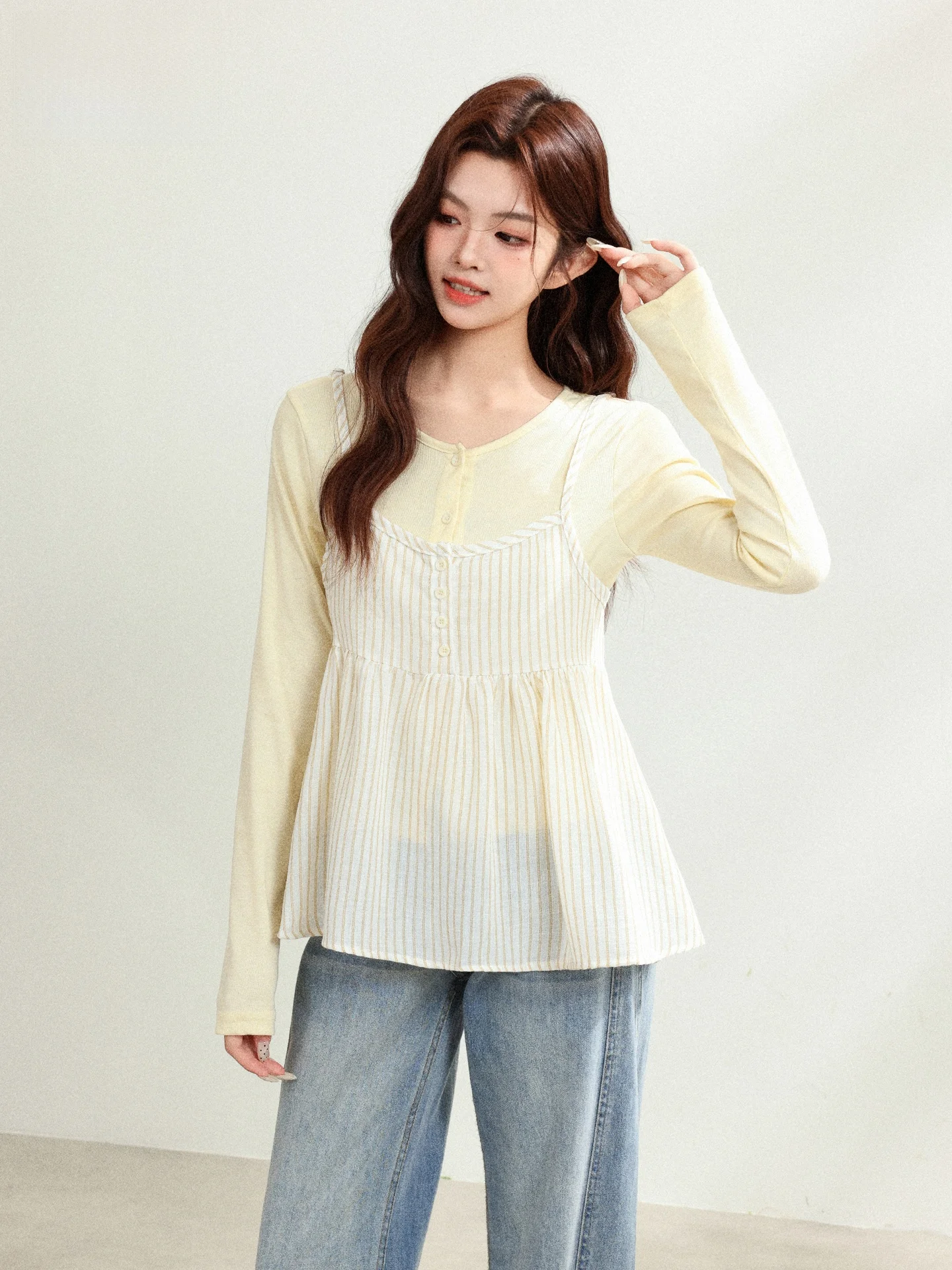 

Женский комплект из кардигана и топа в полоску, приталенного кроя, для весны и лета, повседневный стиль, с длинными рукавами и круглым вырезом, двухсоставный костюм