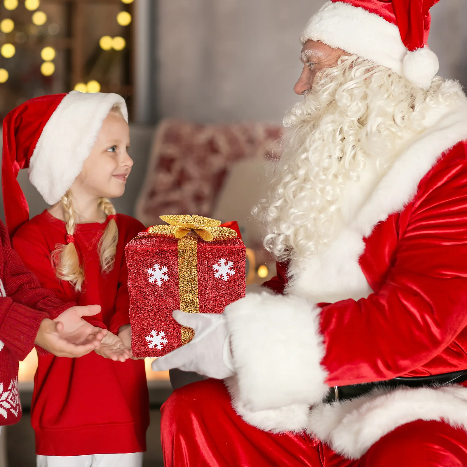 

Christmas Tree Ornament Decorative Gift Box Showcase Adornment for Holiday Party Favor Candy Boxes Red Green Gold Silver