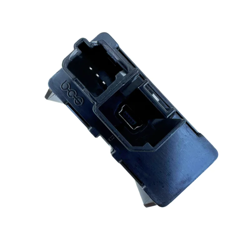 13536782 Suitable for Buick Century Junyue E5 Oncoway S/Plus Cadillac XT5 CT5 Ruige Card Reader CD Card Slot Socket