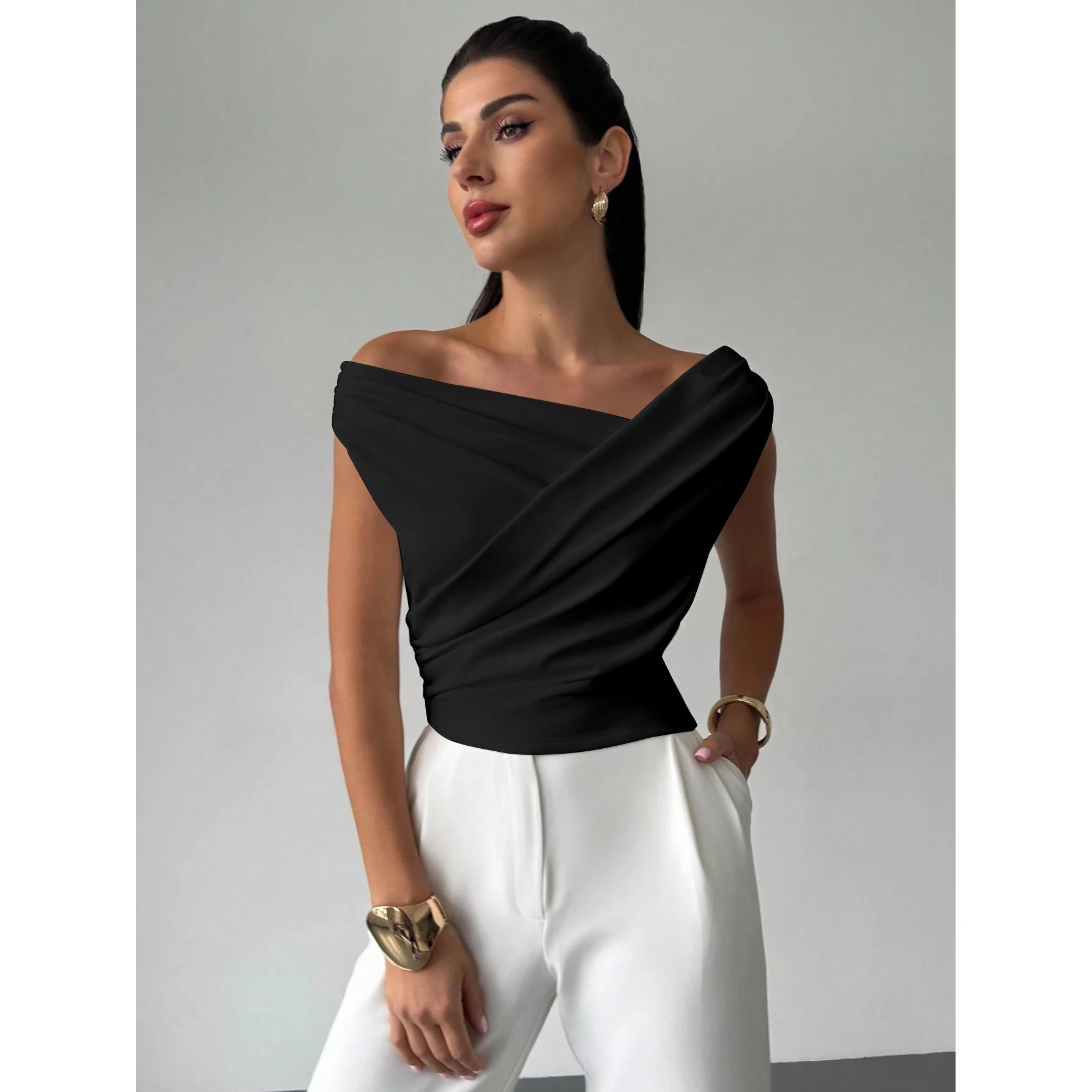 

Женская футболка Slim Fit с асимметричным дизайном на плече, однотонная, простой модный крой, из полиэстера