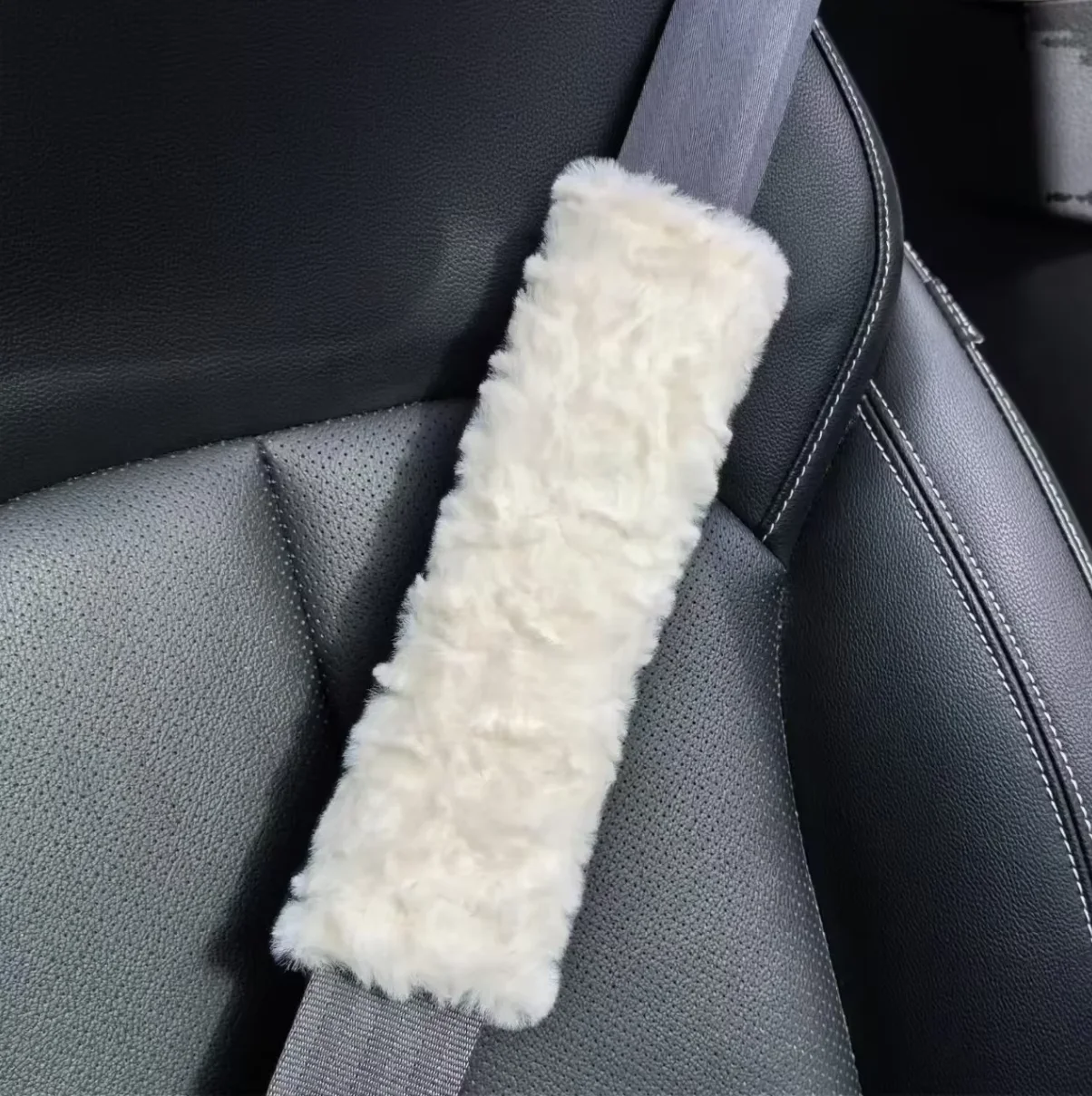 Car Seat Belt Shoulder Pad Soft Plush Seatbelt Cover Comfortable Shoulder Strap Cushion Protector Adults Kids Car Accessories
