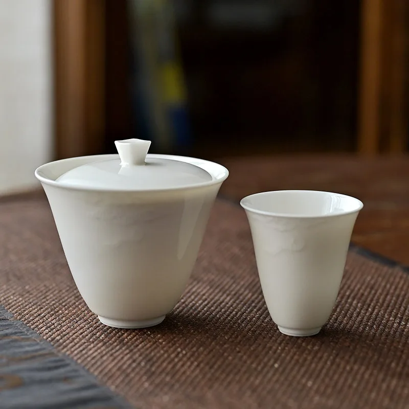 

Jingdezhen Ceramic Handmade Ivory White Glaze Chinese Carved Xiangyun Tea Cup Single Fragrance-Smelling Tureen