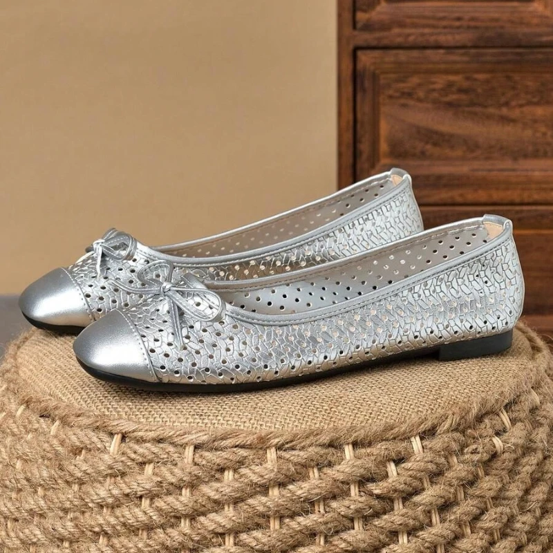 

Летние женские туфли на плоской подошве с бантом, серебряные туфли для девочек, размер 34–48, универсальные модельные туфли, кожаные туфли без шнуровки