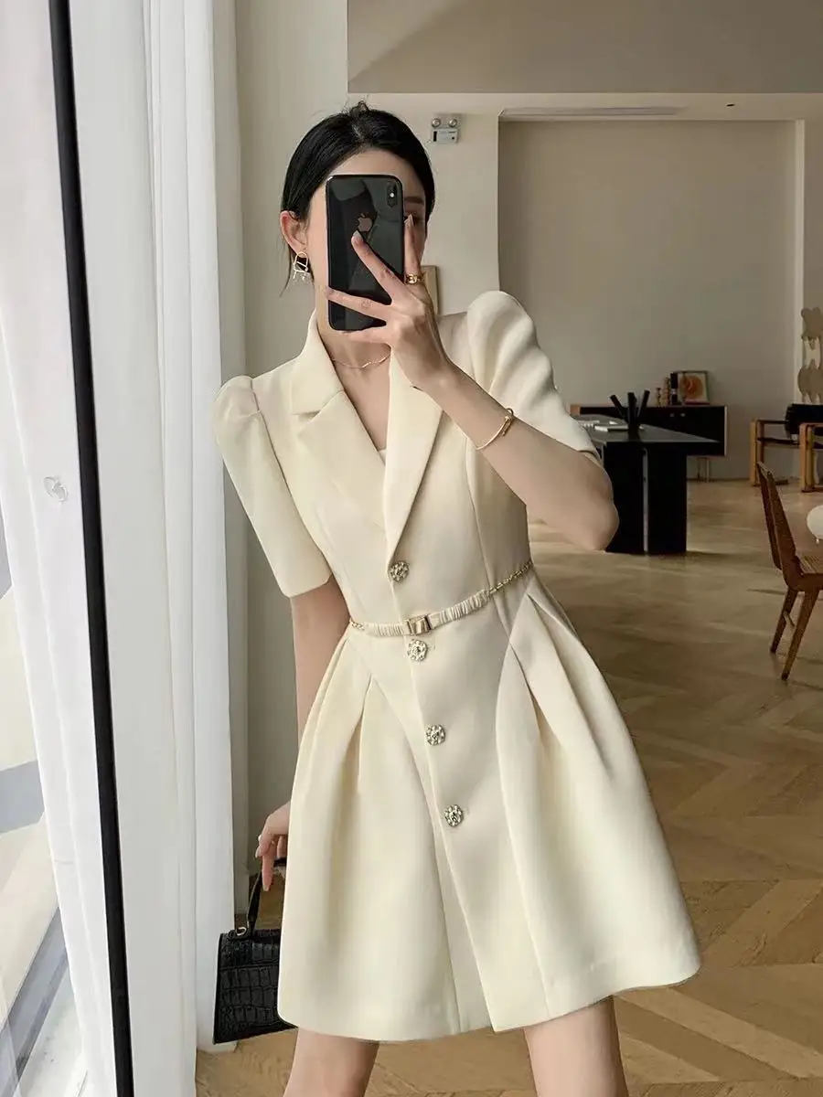 2024 Summer New French Short Sleeve Slim Fit Waist Belt Single breasted Women's Dress Elegant High end Design Korean Fashion