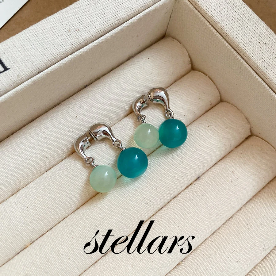 

Women's Silver Needle Resin round Multi-Wear Stud Earrings Summer Fresh Personalized Niche Design Fashion Jewelry