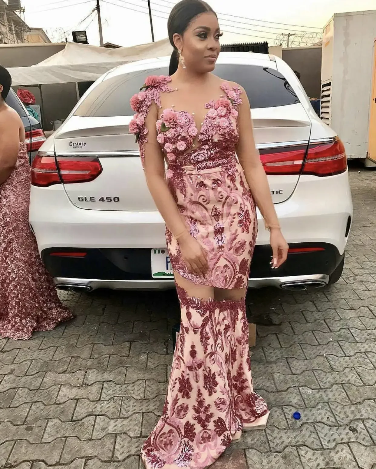 

Special Offer JL897 2018 High Quality African Tulle Lace Fabric Wholesale Sequins French Net Lace Fabric for Nigeria Wedding