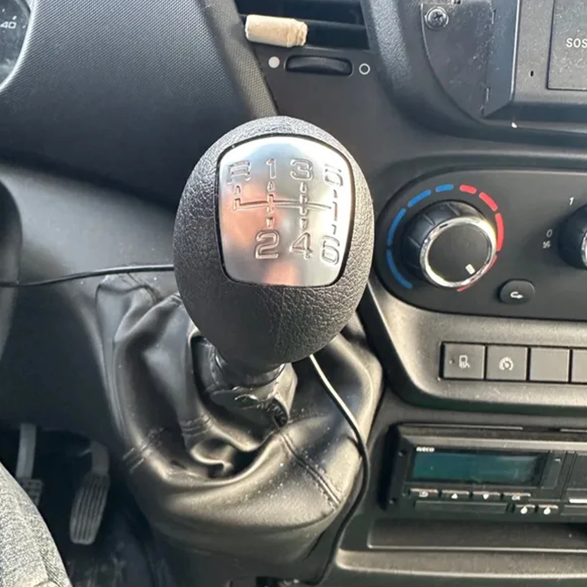 Car 6-speed Gear Shift Knob Ergonomic Anti-slip Gear Lever Head Durable Auto Replacement Parts Fit For Iveco Daily 2006 To 2017