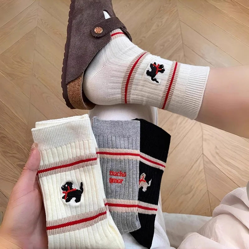 Haft kreskówkowy śliczne skarpetki damskie Casual Harajuku Streetwear śmieszne skarpetki dla psów moda japońska dziewczyny Lolita Kawaii skarpetki Sox