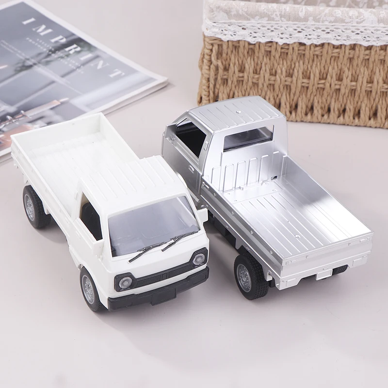 شاحنة RC Drift بمقياس 1:16 مع ضوء LED وميزة شحن السقف لترفيه الأطفال