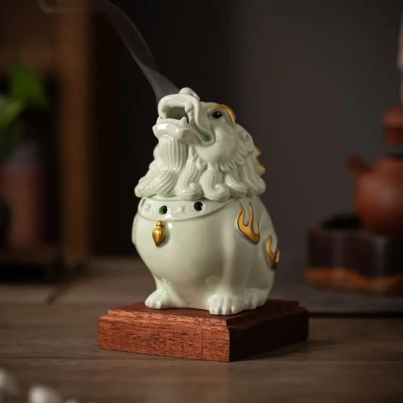 

New decorative item: Ceramic incense burner, creative and retro PI Xiu incense burner, home decoration