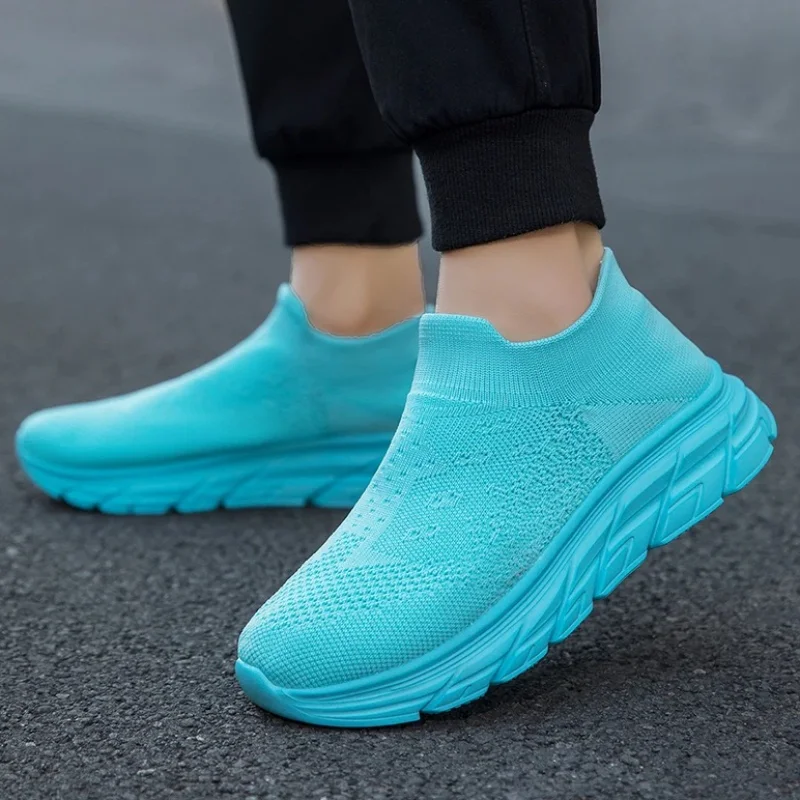 

New Men Women Breathable Shoes Soft Elastic and Shock Absorbing Sports Shoes