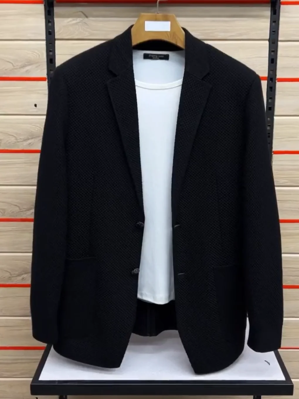 

Ранняя весна, новый мужской вязаный костюм Jaet, повседневный модный деловой костюм Faion Busin, универсальный модный топ на пуговицах, украшенный подставкой, длинный...