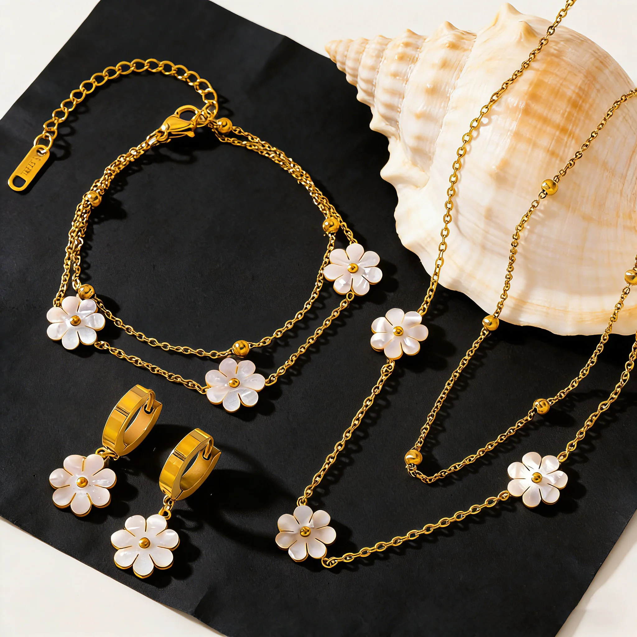 

Позолоченный 18-каратным золотом набор украшений из нержавеющей стали: колье, серьги и браслет с цветочным дизайном «Маргаритка», многослойный, для женщин, подарок на бранч