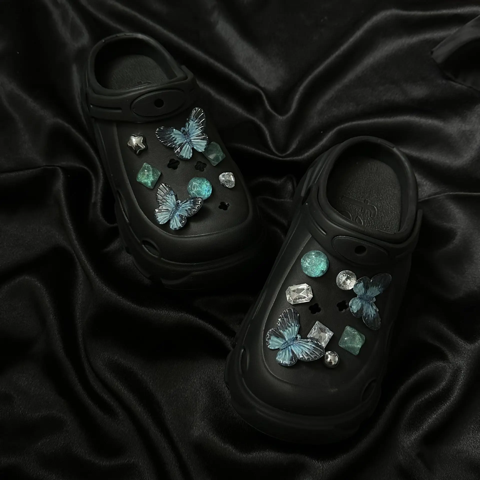 Popular High-end Clogs Shoes DIY Accessories Shoe Flower Ins Blue Butterfly Removable 3d Chain Decorative Buckle 15pcs Gifts