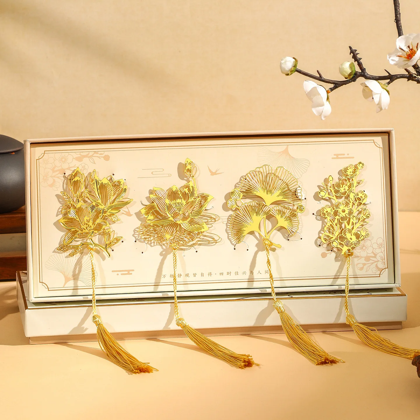 Chinese Vintage Style Metal Bookmark Gift Set - Hollow Out Design with Pendant for Student Friend