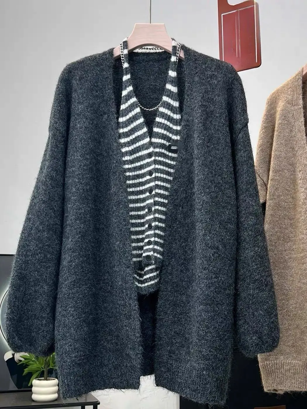 Korean Gentle Wind Lazy Wind Knitted Two-piece Set Cardigan Sweater Women's Striped Vest Skinny Jacket Top Set Green Beige Suits