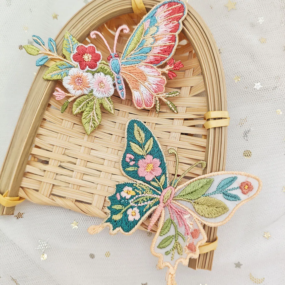 Vintage-Blumen-Schmetterlings-Stickerei zum Aufbügeln, niedliche Wärmeübertragungsapplikation für DIY-Kleidung, Jacken, Dekoration, einfach anzubringen. – Detail 4