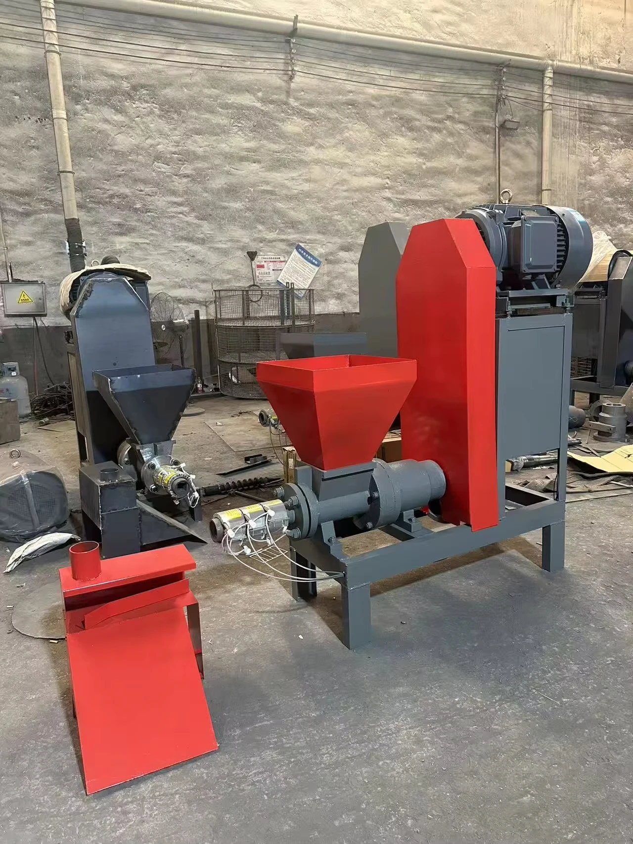 Factory Direct Sale Briquettes Making Machine Sawdust Charcoal Briquette Machine for Biomass Energy Processing