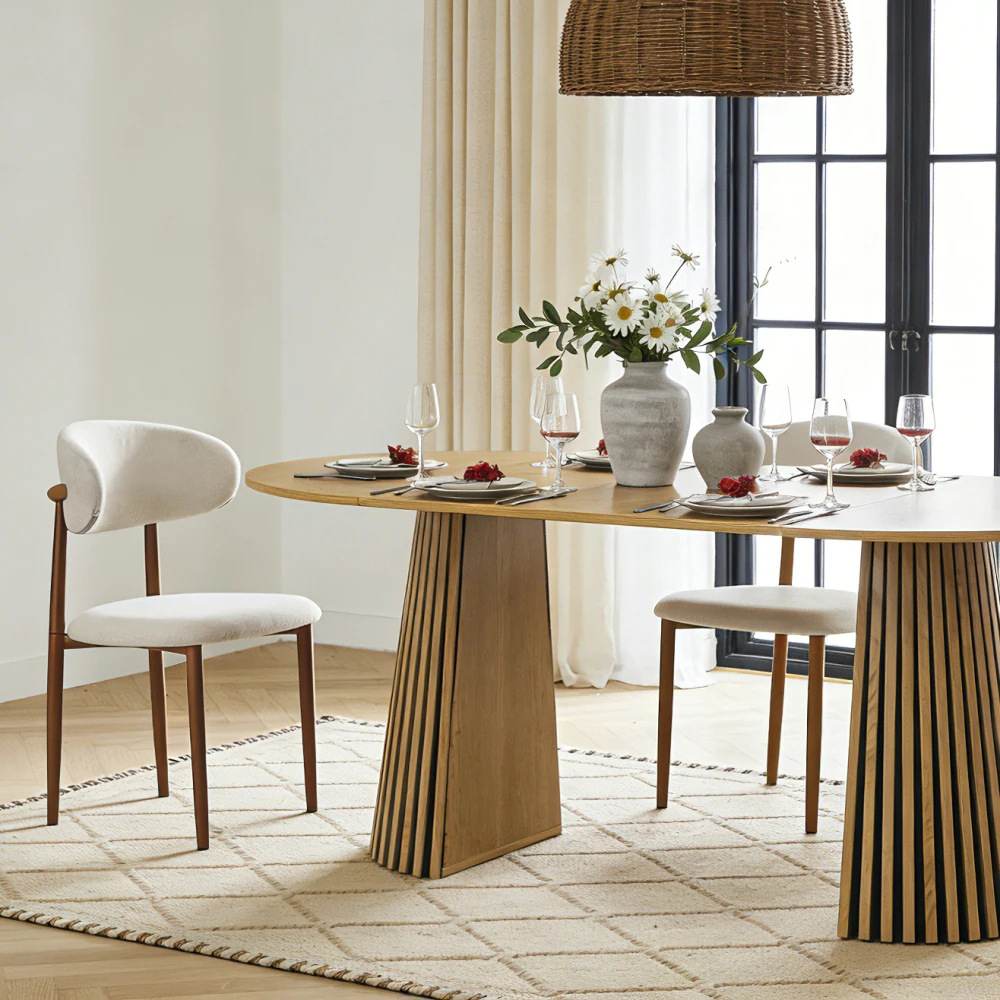 

Solid wood stretching dining table + walnut wood transfer 2-piece set of beige cushions