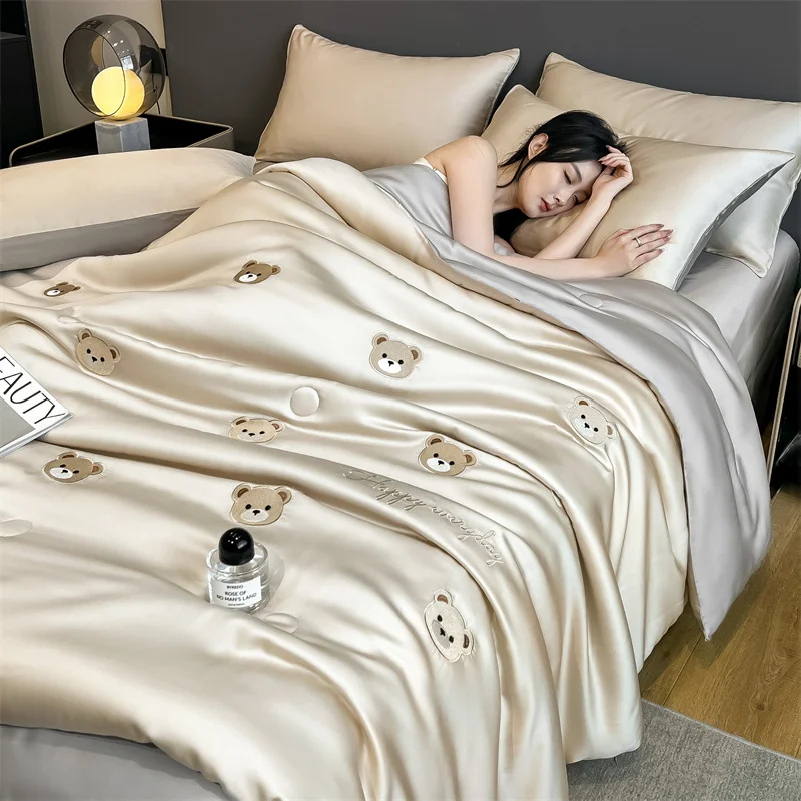 

Air Condition Comforter for Summer Pure Color Ice Silk Cooling Blanket Lightweight and Smooth Twin/King Size Cold Quilt