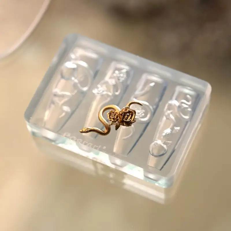 A52E Professional Art Silicone Template Creating Ornate Snake and Rose Decoration for Custom Manicures