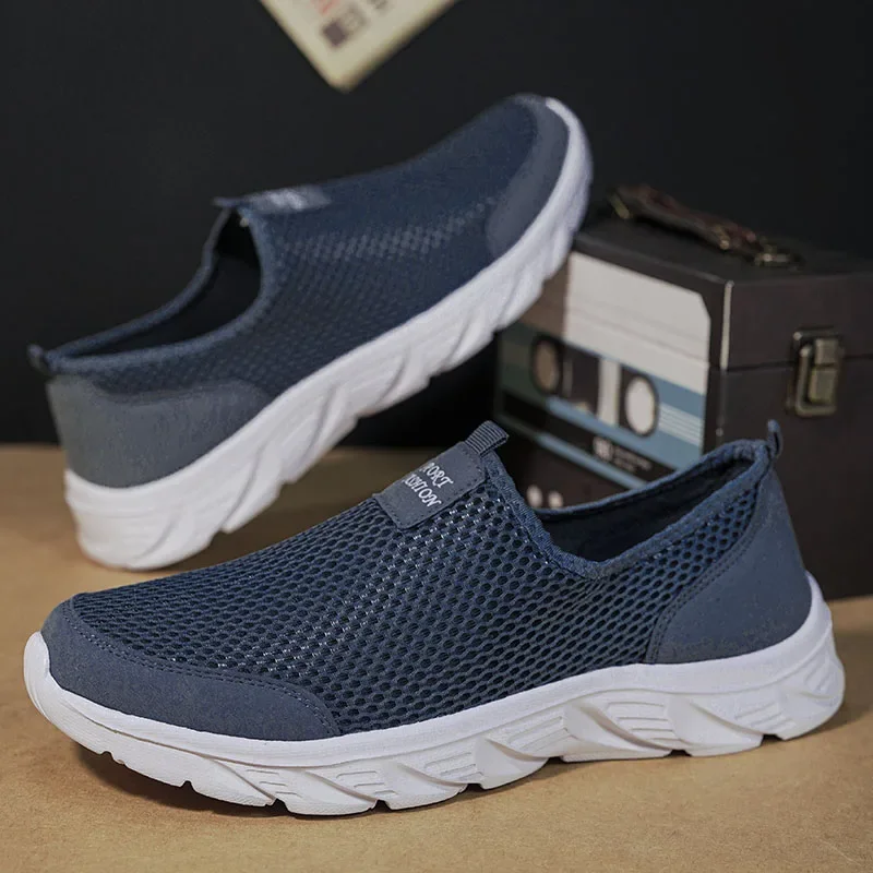 2024 Lightweight Men Casual Shoes Breathable Slip on Male Casual Sneakers Anti-slip Men's Flats Outdoor Walking Shoes Size 39-47