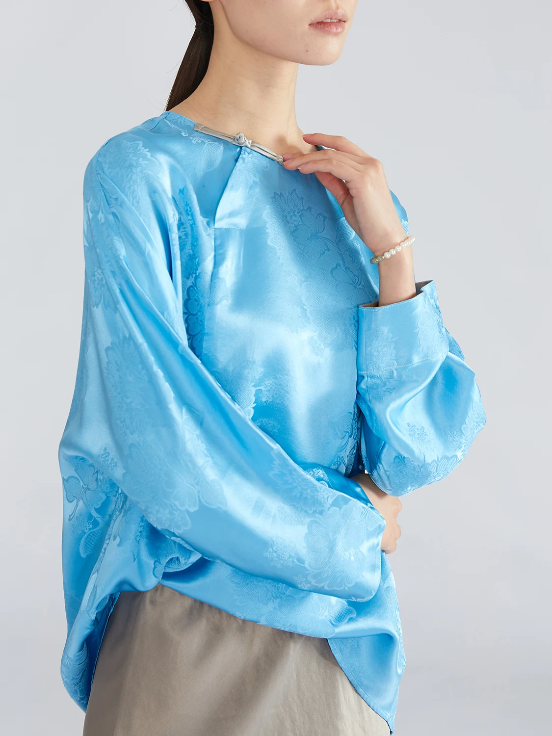 

Весна 2023, женские элегантные блузки из 100% тутового шелка, новая шелковая парчовая рубашка в китайском стиле, свободный топ с длинными рукавами
