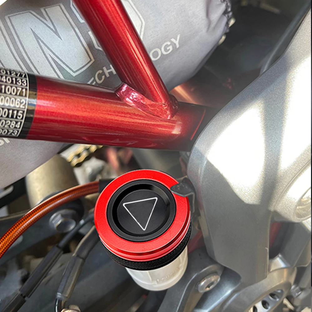 Trident задний резервуар тормозной жидкости Cap Крышка Цилиндра Защитная крышка для TIGER 800 DAYTONA 675/675 Sport 660 Trident 660