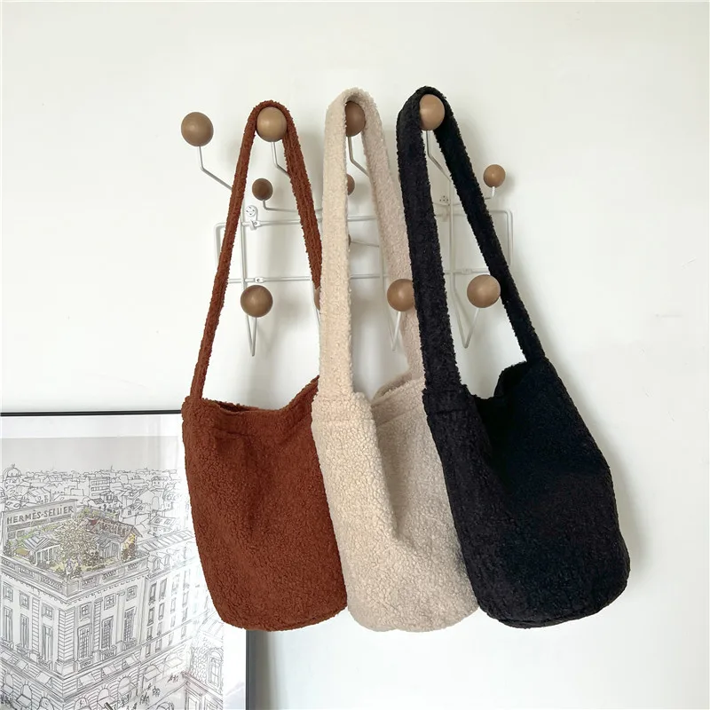 la-de-cordeiro-artificial-grande-balde-saco-para-mulheres-peles-artificiais-sacos-de-ombro-design-lazer-bolsas-senhoras-saco-mensageiro-feminino-novo-2024