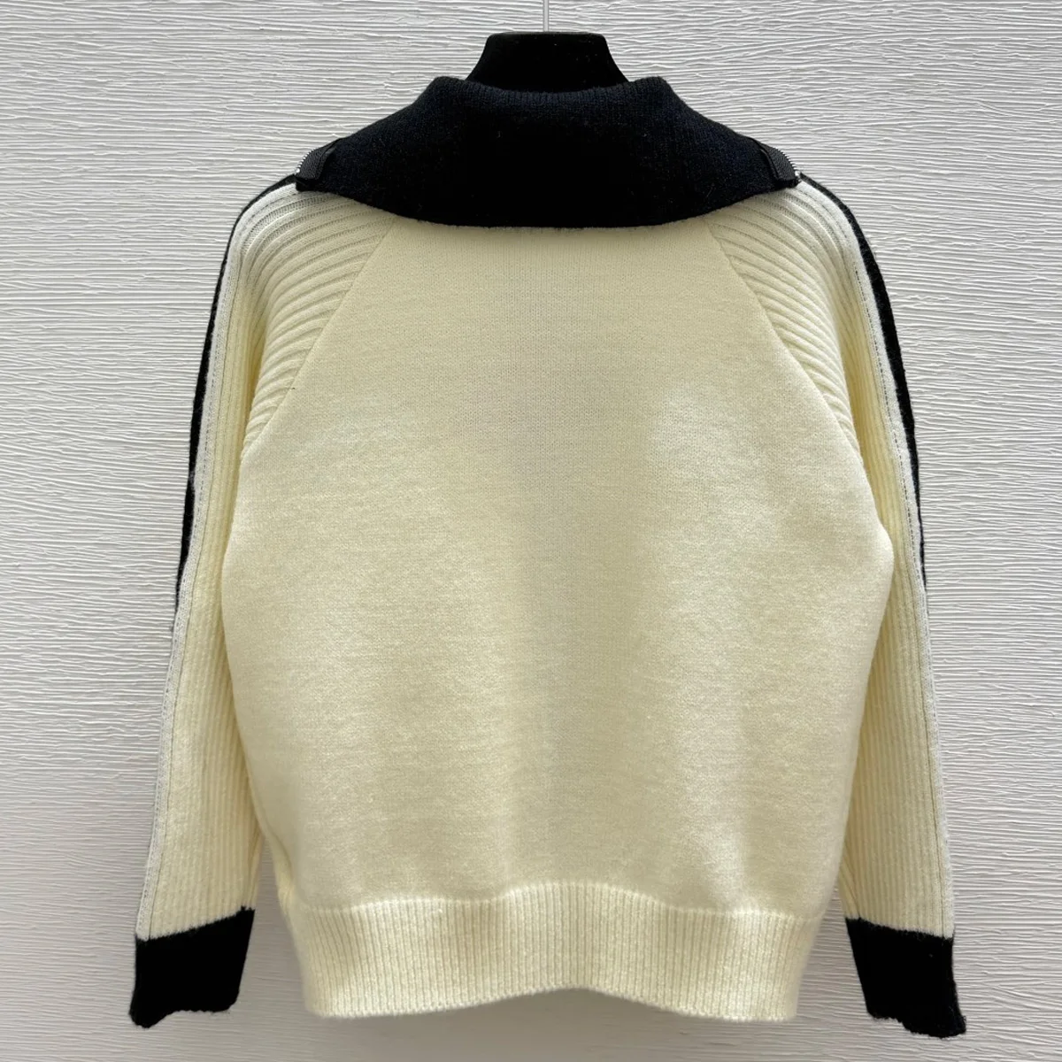 High Quality Women Heart Jacquard Zip Collar Knit Cardigan, Color Block Striped Raglan Long Sleeve Sweater Jacket lyt261010353