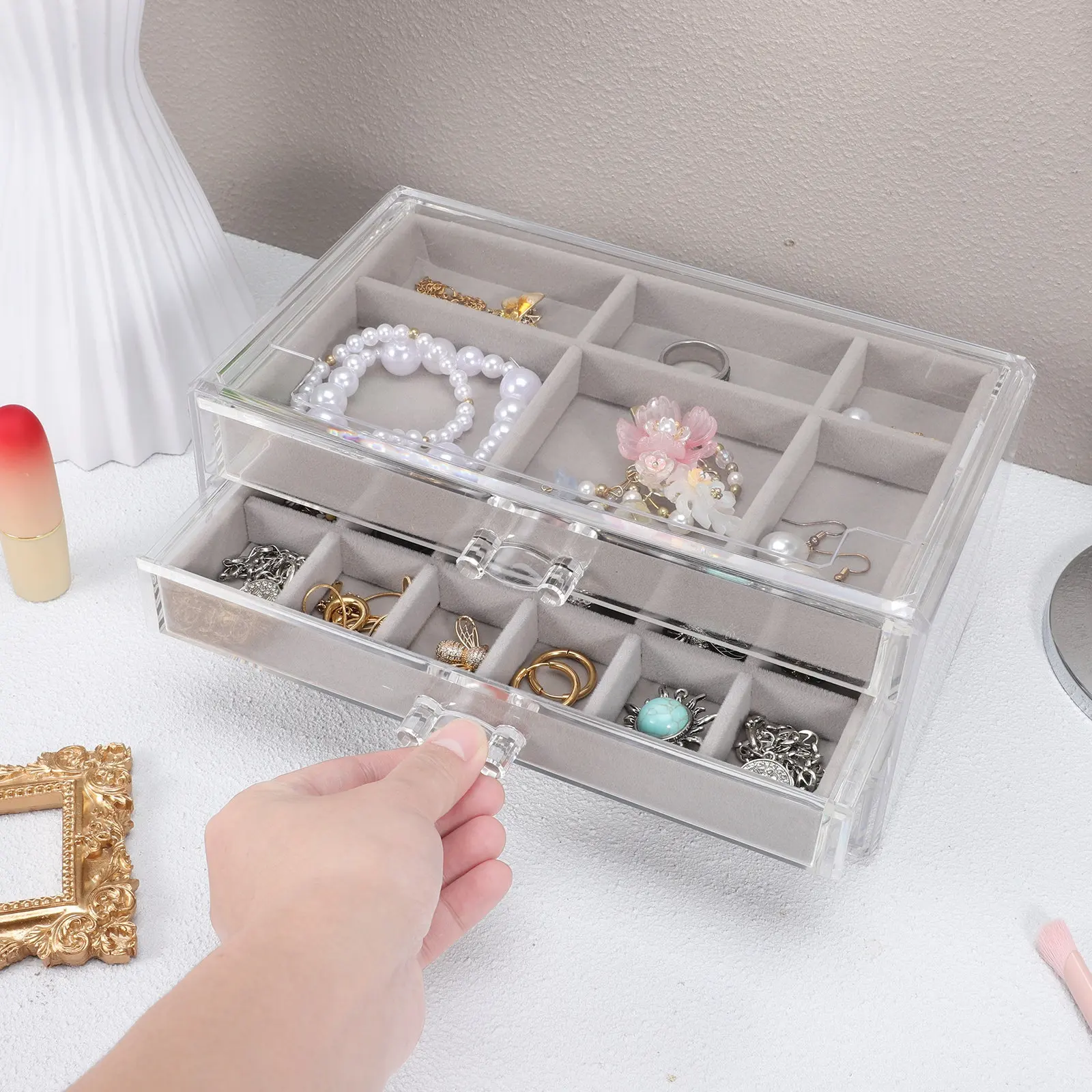 

Elegant Jewelry Holder Organizer with Divided Drawers Clear Acrylic Earring Necklace Ring Storage Box for Women Dresser Travel