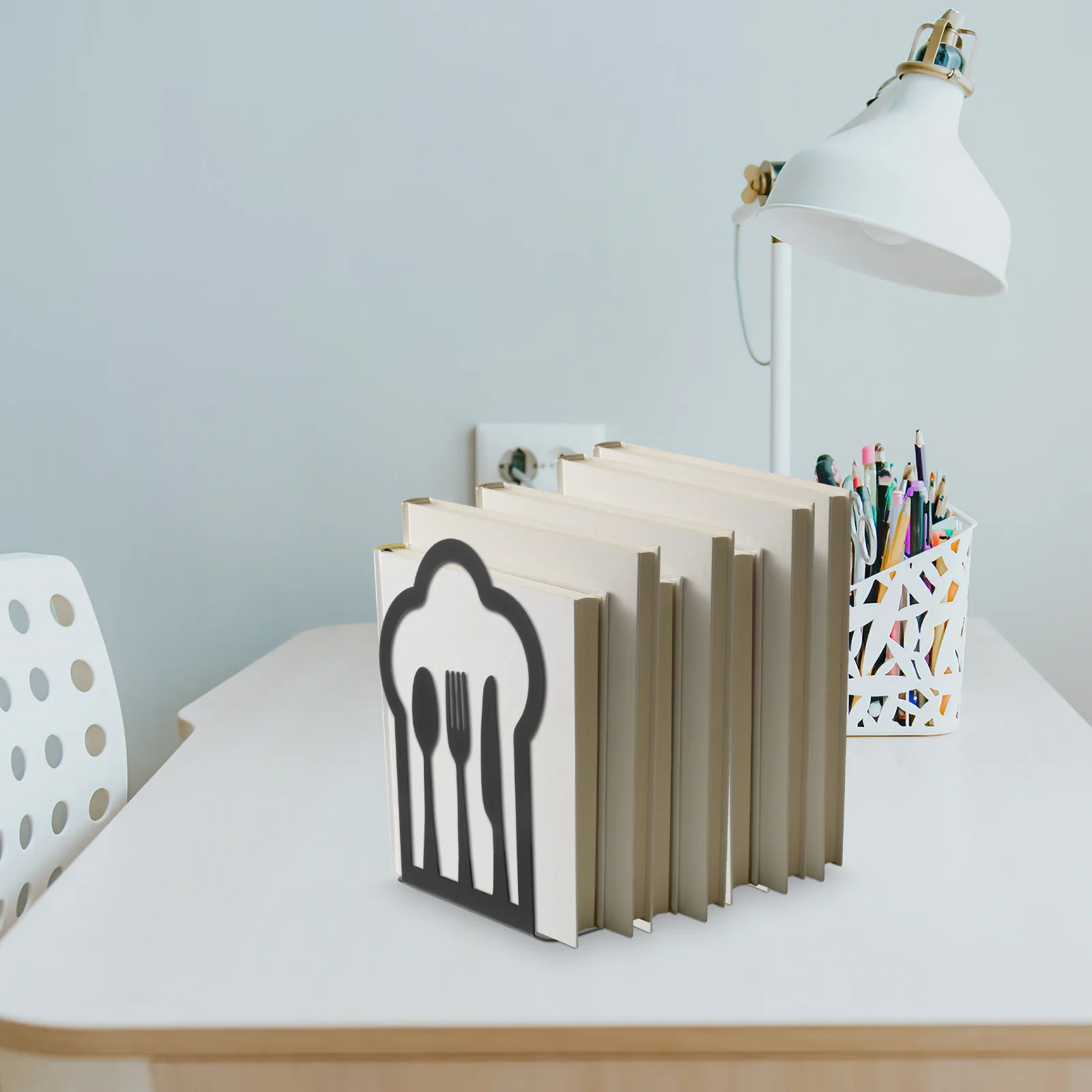 

2Pcs Wearable Iron Book Stands Study Book Ends Non-Slip Pads Firmly Stand Keep Books Organized Bookends for Heavy Books