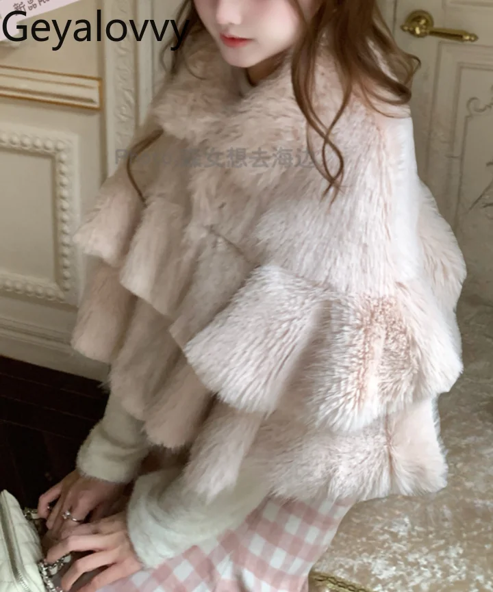 

Оригинальная зимняя пушистая розовая накидка, милая однотонная универсальная короткая куртка-плащ из искусственного меха для девочек с отложным воротником