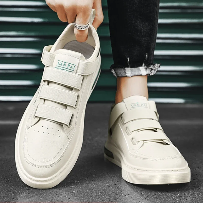 Sepatu datar pria untuk pria Sneakers kulit Pu sepatu kasual modis Hook & Loop sepatu ringan sejuk sepatu jalan Zapatillas