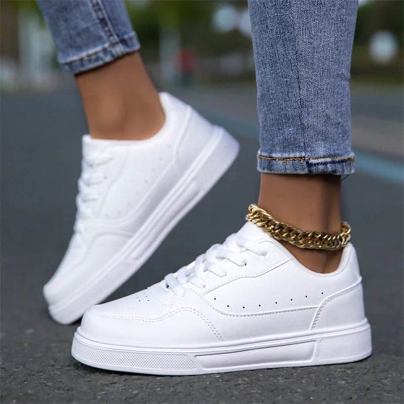 

Men Women Skateboard Shoes White Minimalist Sneakers Unisex Non Slip Men's Skate Shoes Comfortable Low-cut Casual Sports Shoes