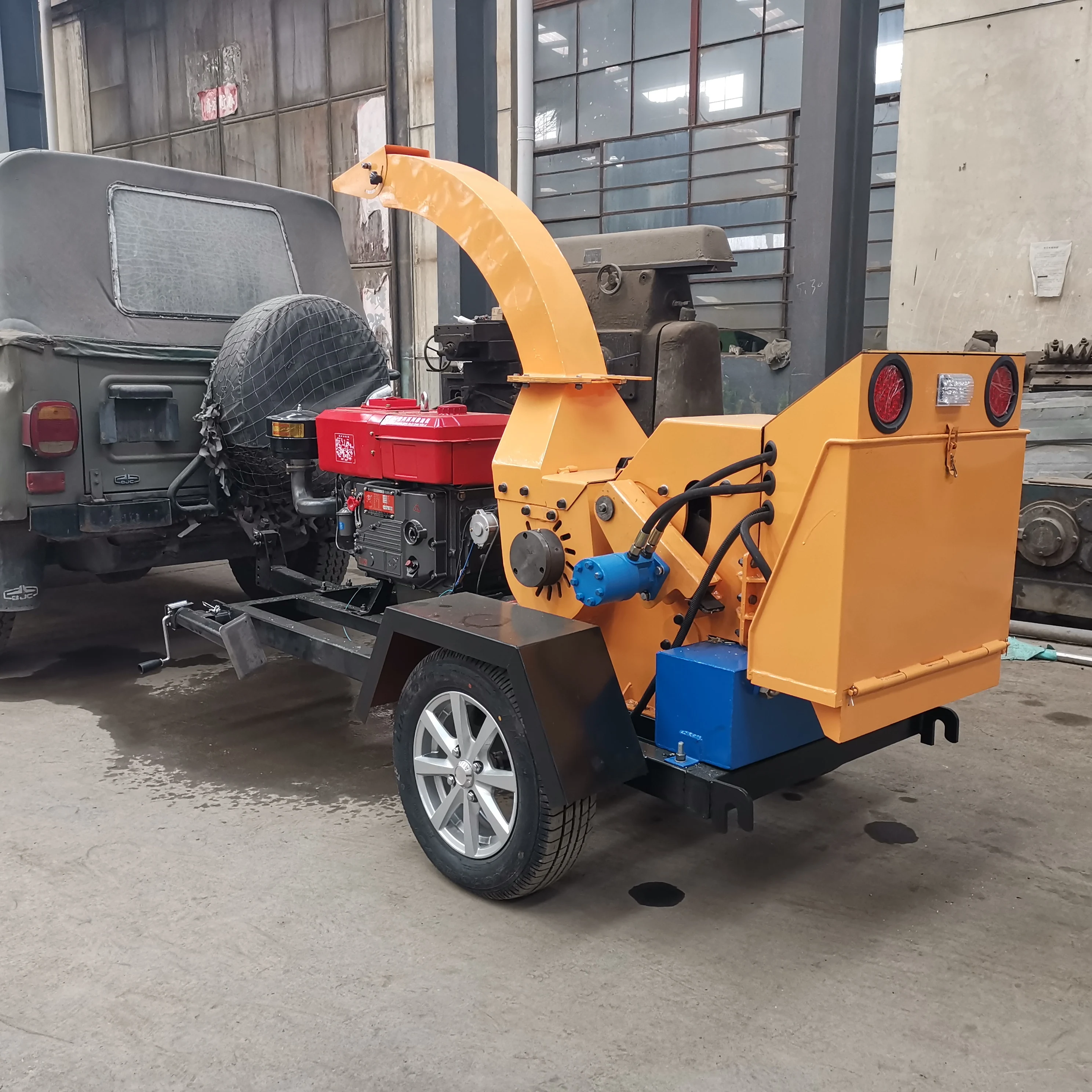 2025Дизельный двигатель и мобильные лесные ветки, измельчитель древесины, дробилка для древесной щепы, производство измельчителей