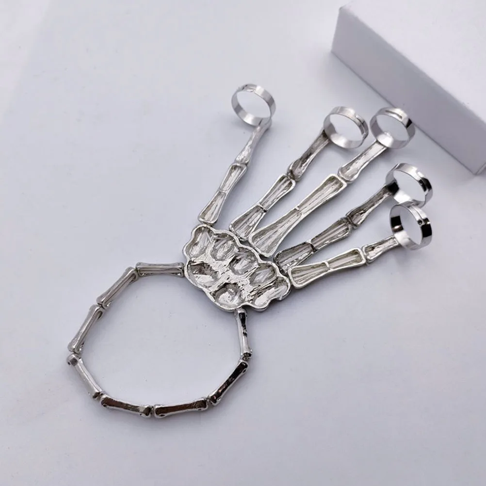

2Pcs Hand Bracelet Retro Alloy Gothic Punk Skull Bracelet for Halloween Party Cosplay Cool Goth Accessories