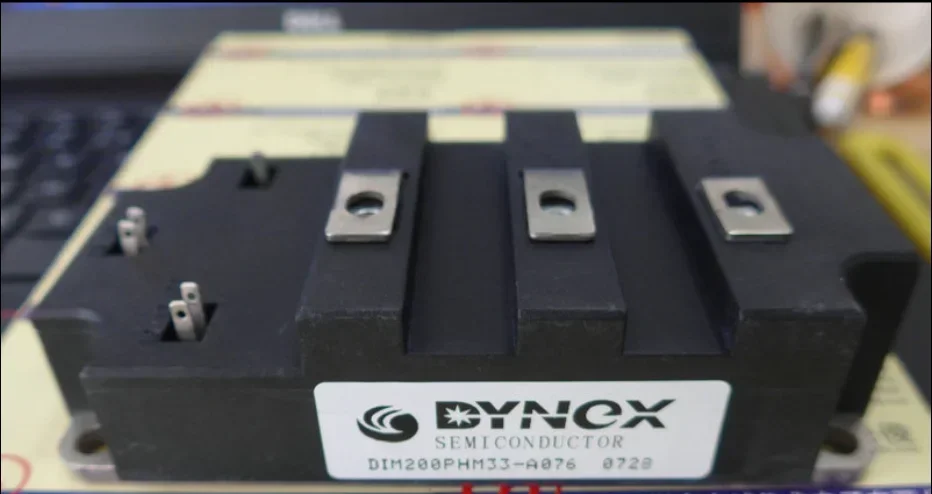 

DIM200PHM33-A076 new and original