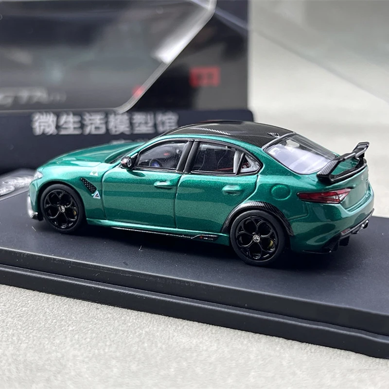 모터 갤러리 다이캐스트 1/64 스케일 알파 로메오 GTAM 쿠페 자동차 모델 합금 알파 로메오 GTAM 장난감 자동차 모델 수집용 장식품