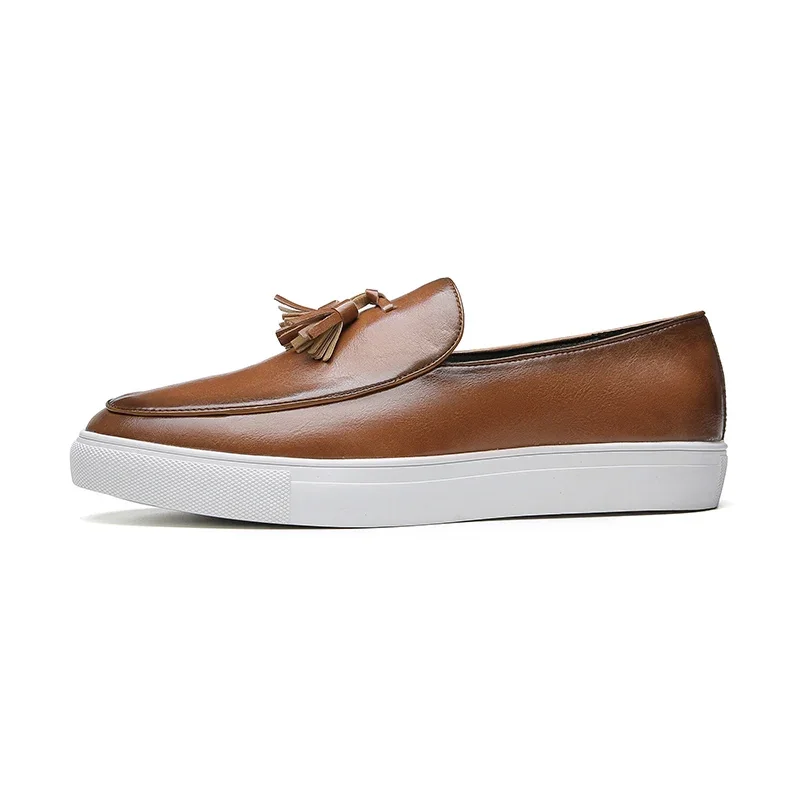 New Loafers Men Shoes PU Solid Color Classic Moccasin Man Business Casual Party Outdoor Retro Tassel Fashion Casual Shoes CP094
